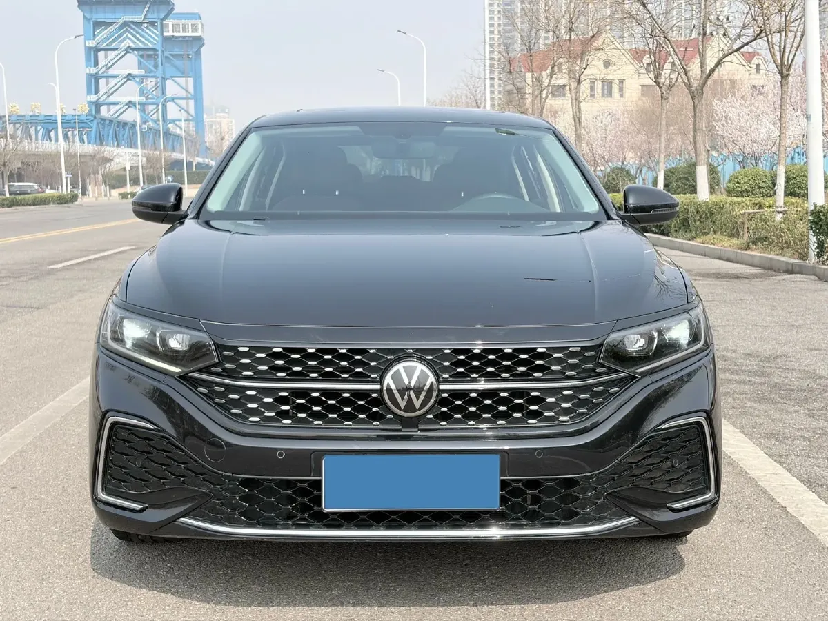 2024 Volkswagen Passat 2.0T 186HP L4 7DCT,autocango,china used car exporter,china ev exporter,chinese used car exporter,chinese used ev exporter