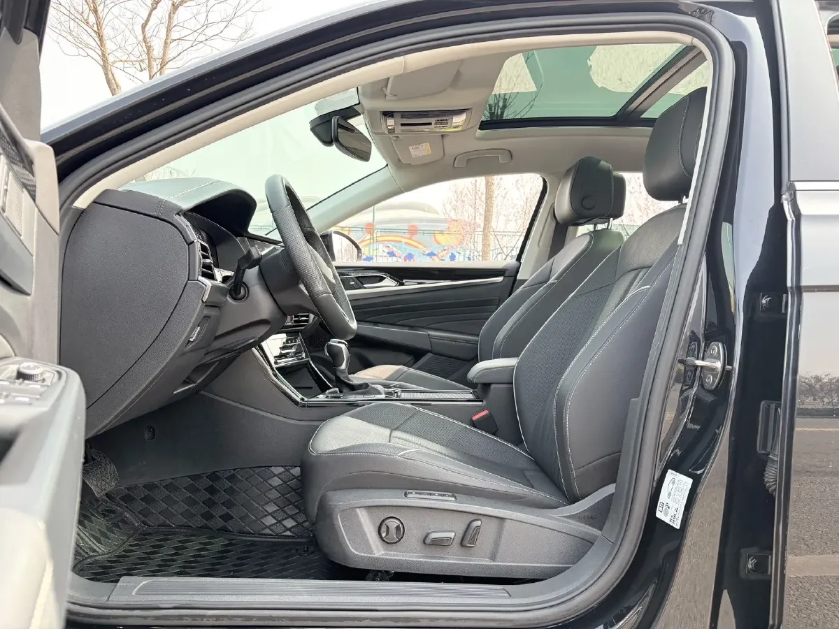 2024 Volkswagen Passat 2.0T 186HP L4 7DCT,autocango,china used car exporter,china ev exporter,chinese used car exporter,chinese used ev exporter