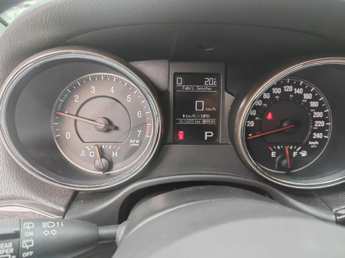 2012 Jeep Grand Cherokee 3.6L 286HP V6 5AT,autocango,china used car exporter,china ev exporter,chinese used car exporter,chinese used ev exporter