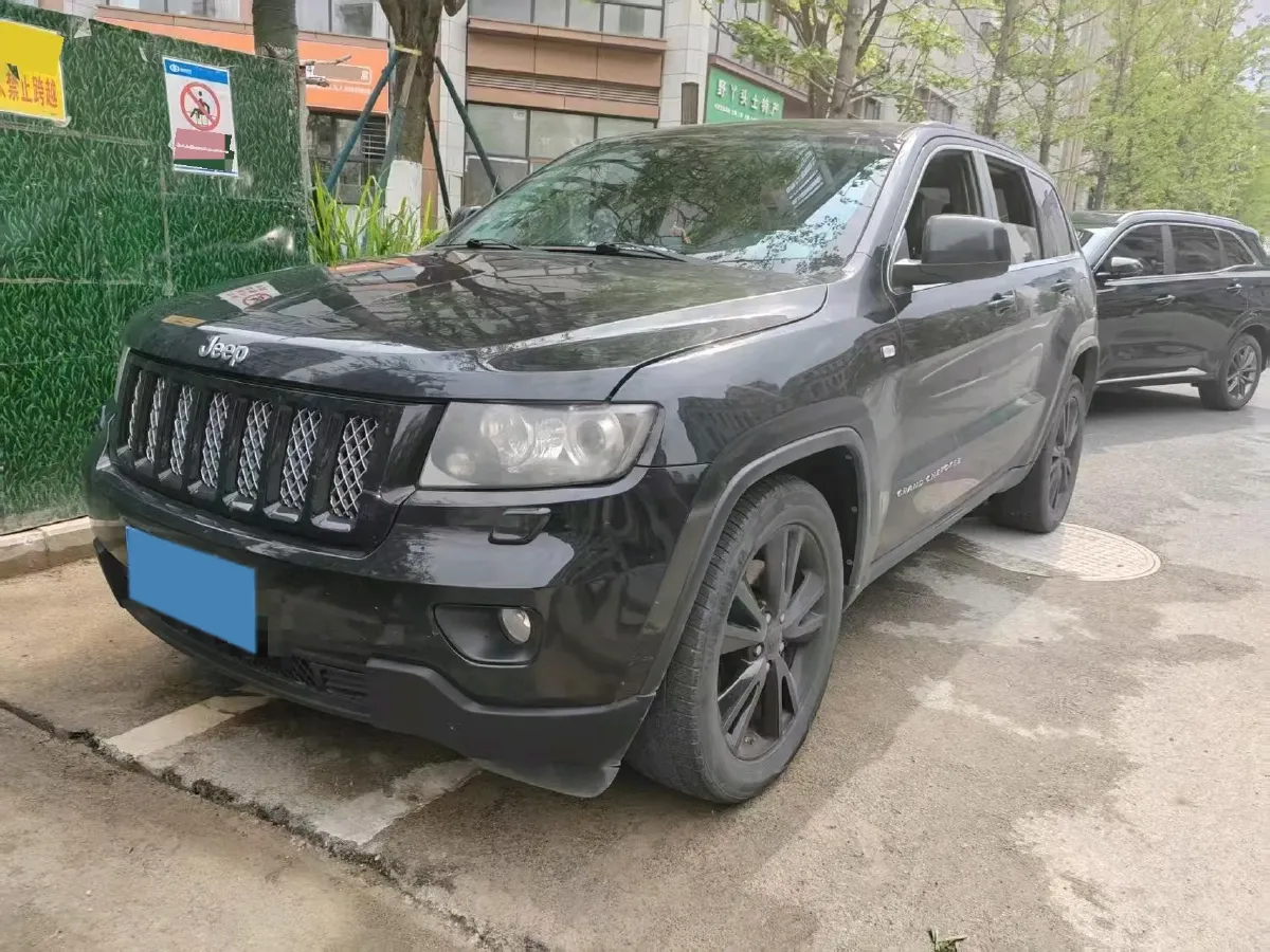 2012 Jeep Grand Cherokee 3.6L 286HP V6 5AT,autocango,china used car exporter,china ev exporter,chinese used car exporter,chinese used ev exporter