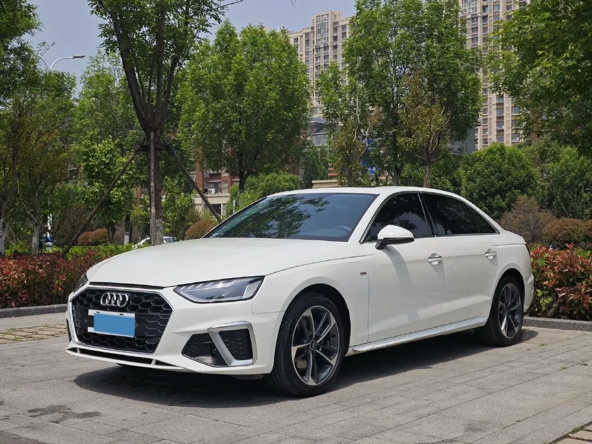 2023 Audi A4L 2.0T 190HP L4 7DCT,autocango,china used car exporter,china ev exporter,chinese used car exporter,chinese used ev exporter