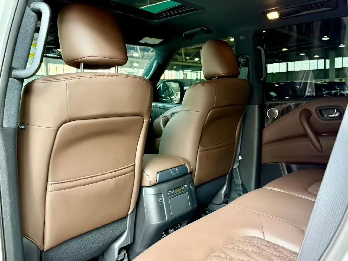 2023 Nissan Patrol 5.6L 400HP V8 7AT,autocango,china used car exporter,china ev exporter,chinese used car exporter,chinese used ev exporter