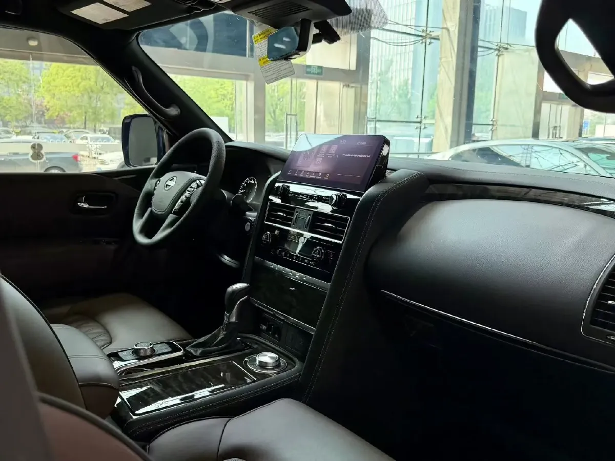 2023 Nissan Patrol 5.6L 400HP V8 7AT,autocango,china used car exporter,china ev exporter,chinese used car exporter,chinese used ev exporter