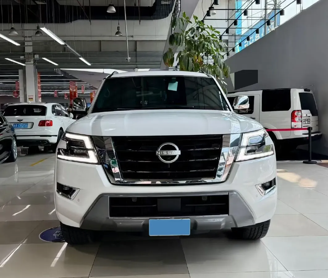 2023 Nissan Patrol 5.6L 400HP V8 7AT,autocango,china used car exporter,china ev exporter,chinese used car exporter,chinese used ev exporter