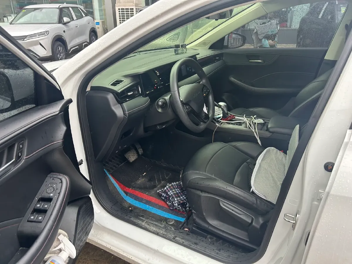 2026 Roewe i5 1.5L 129HP L4 CVT,autocango,china used car exporter,china ev exporter,chinese used car exporter,chinese used ev exporter