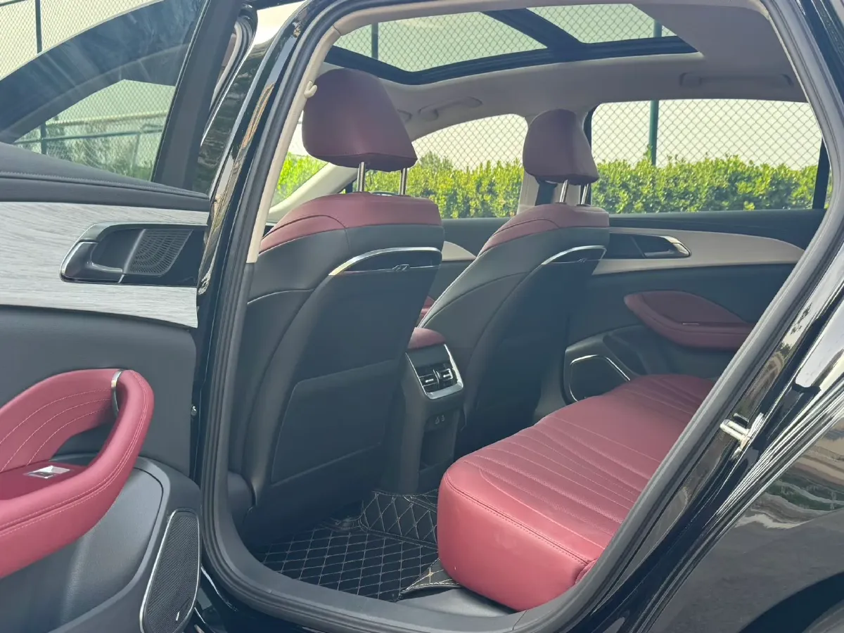 2025 HongQi H5 1.5T 169HP L4 7DCT,autocango,china used car exporter,china ev exporter,chinese used car exporter,chinese used ev exporter