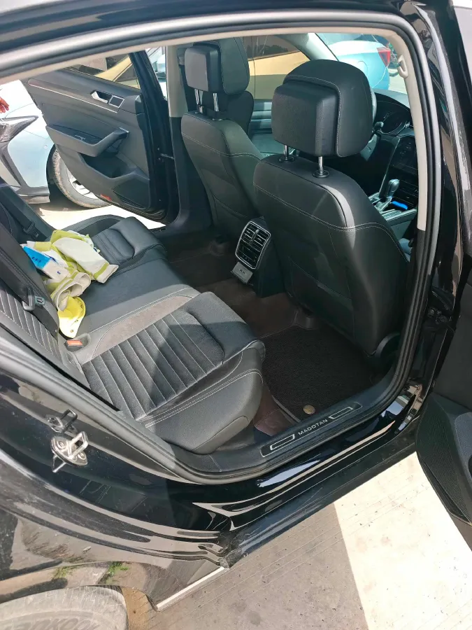 2020 Volkswagen Magotan 2.0T 186HP L4 7DCT,autocango,china used car exporter,china ev exporter,chinese used car exporter,chinese used ev exporter