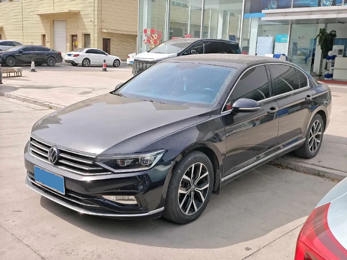 2020 Volkswagen Magotan 2.0T 186HP L4 7DCT,autocango,china used car exporter,china ev exporter,chinese used car exporter,chinese used ev exporter