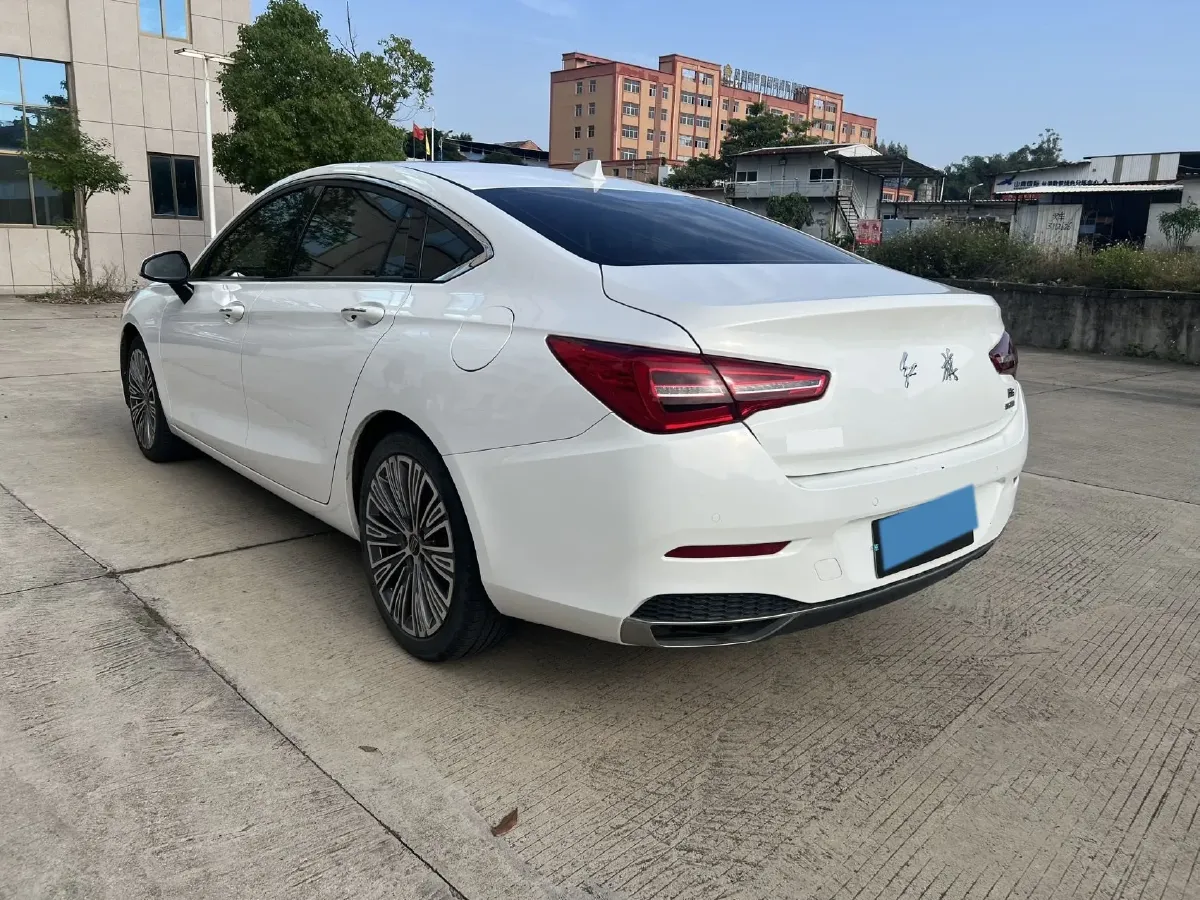 2020 HongQi H5 1.8T 197HP L4 6AT,autocango,china used car exporter,china ev exporter,chinese used car exporter,chinese used ev exporter