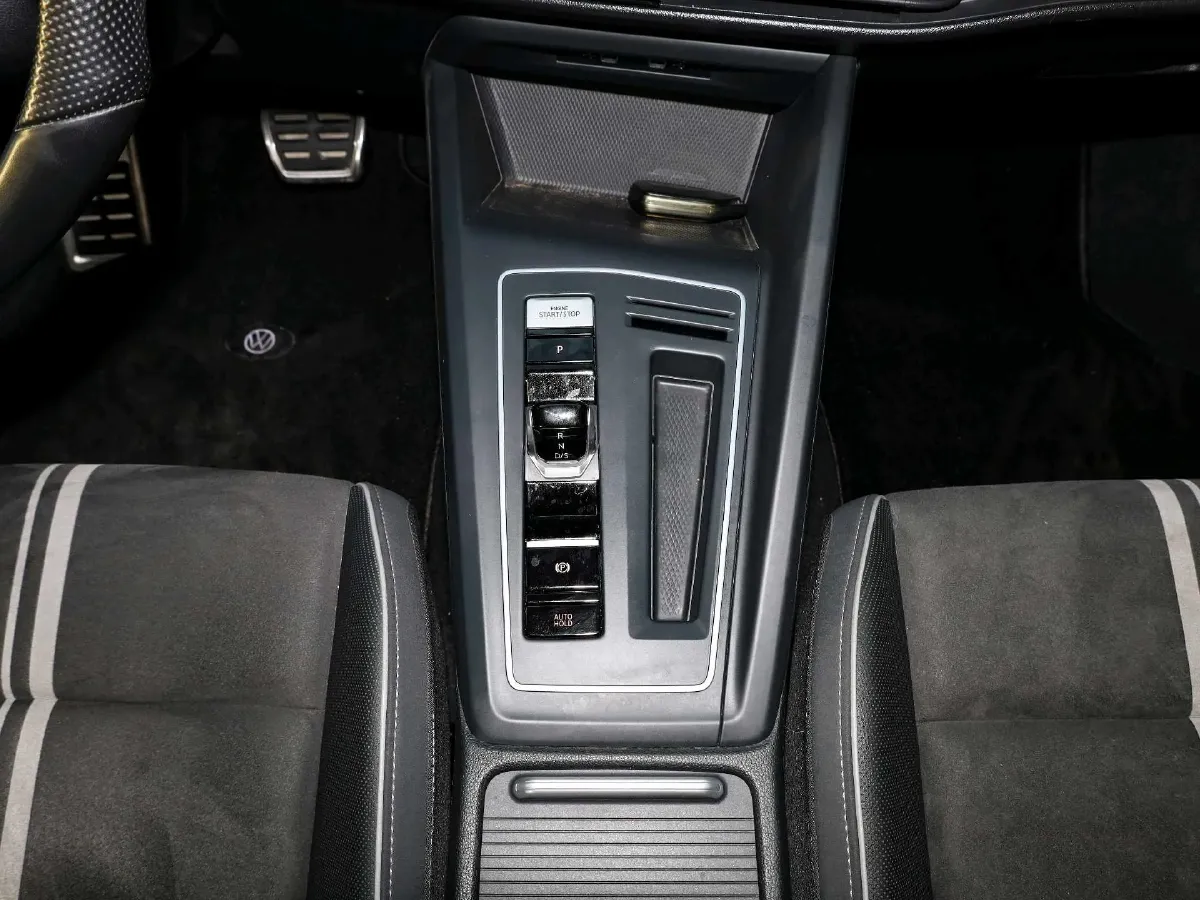 2023 Volkswagen Golf 1.4T 150HP L4 7DCT,autocango,china used car exporter,china ev exporter,chinese used car exporter,chinese used ev exporter