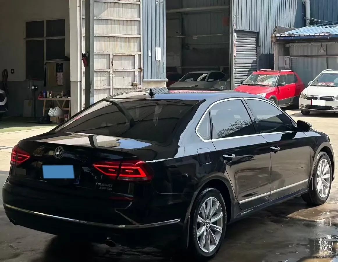 2017 Volkswagen Passat 1.8T 180HP L4 7DCT,autocango,china used car exporter,china ev exporter,chinese used car exporter,chinese used ev exporter