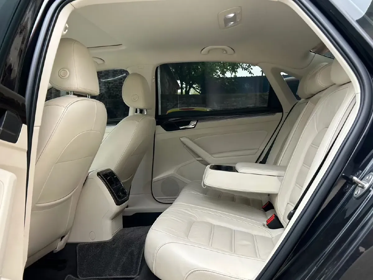 2017 Volkswagen Passat 1.8T 180HP L4 7DCT,autocango,china used car exporter,china ev exporter,chinese used car exporter,chinese used ev exporter