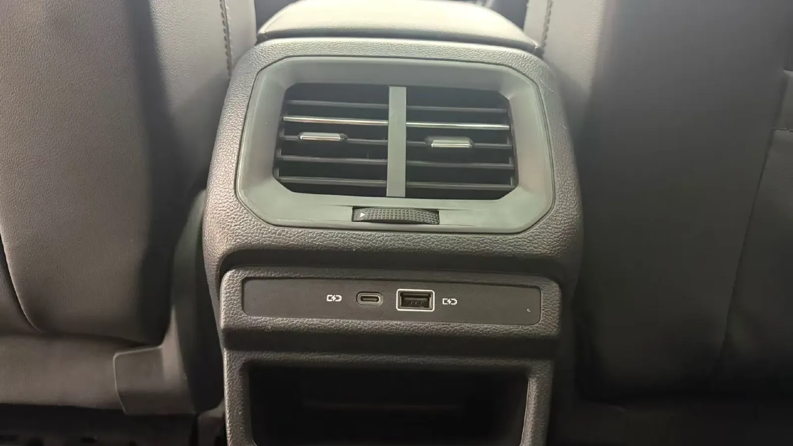 2021 Volkswagen Tharu 1.4T 150HP L4 7DCT,autocango,china used car exporter,china ev exporter,chinese used car exporter,chinese used ev exporter