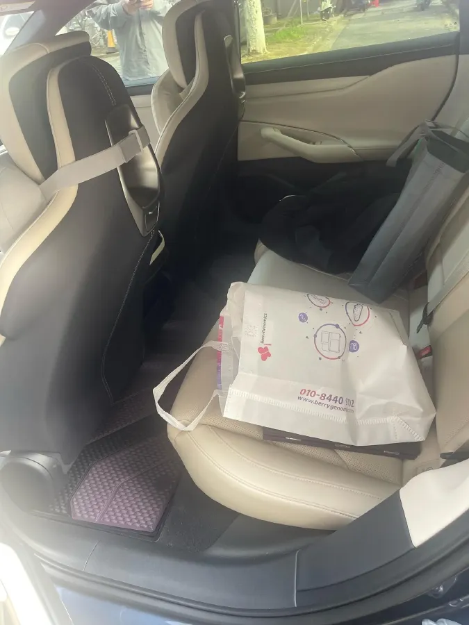 2024 MI SU7 BEV 73.6KWH,autocango,china used car exporter,china ev exporter,chinese used car exporter,chinese used ev exporter