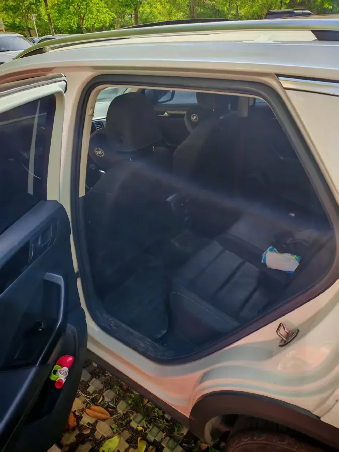 2021 Volkswagen T-Roc 1.4T 150HP L4 7DCT,autocango,china used car exporter,china ev exporter,chinese used car exporter,chinese used ev exporter