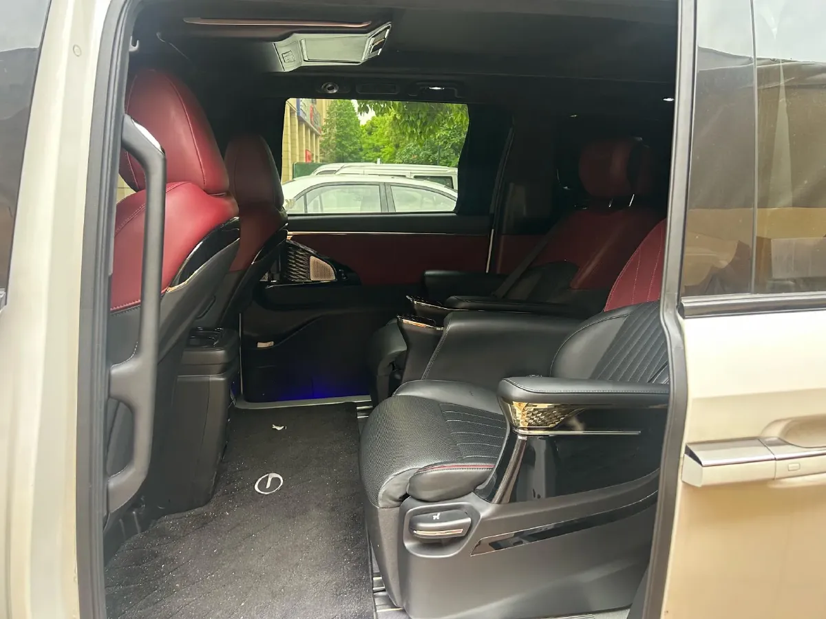 2023 GAC Trumpchi M8 2.0T 190HP L4 E-CVT Hybrid,autocango,china used car exporter,china ev exporter,chinese used car exporter,chinese used ev exporter