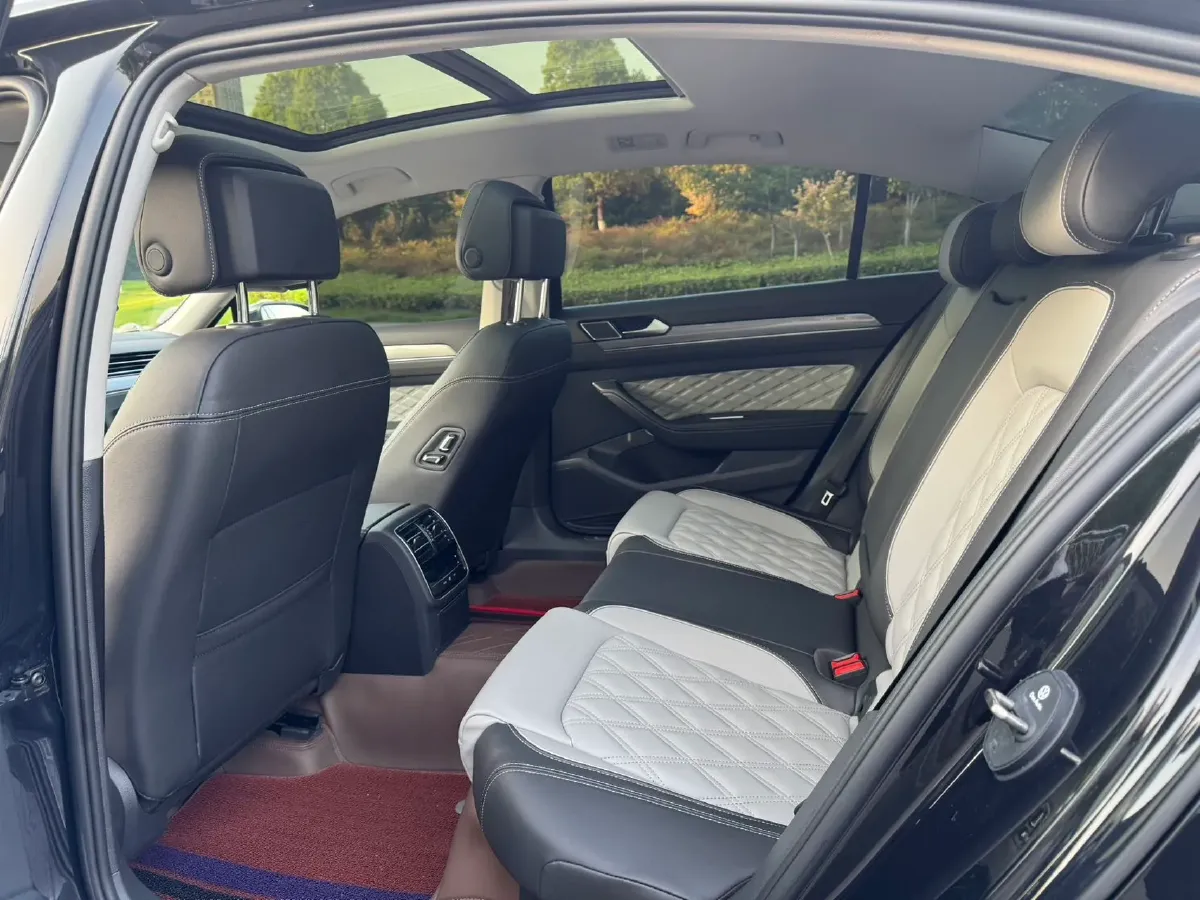 2023 Volkswagen Magotan 2.0T 186HP L4 7DCT,autocango,china used car exporter,china ev exporter,chinese used car exporter,chinese used ev exporter