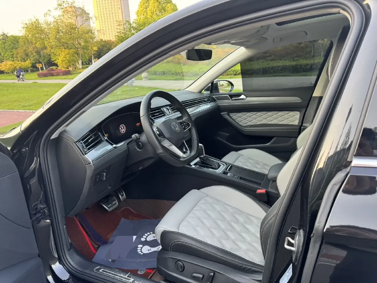 2023 Volkswagen Magotan 2.0T 186HP L4 7DCT,autocango,china used car exporter,china ev exporter,chinese used car exporter,chinese used ev exporter