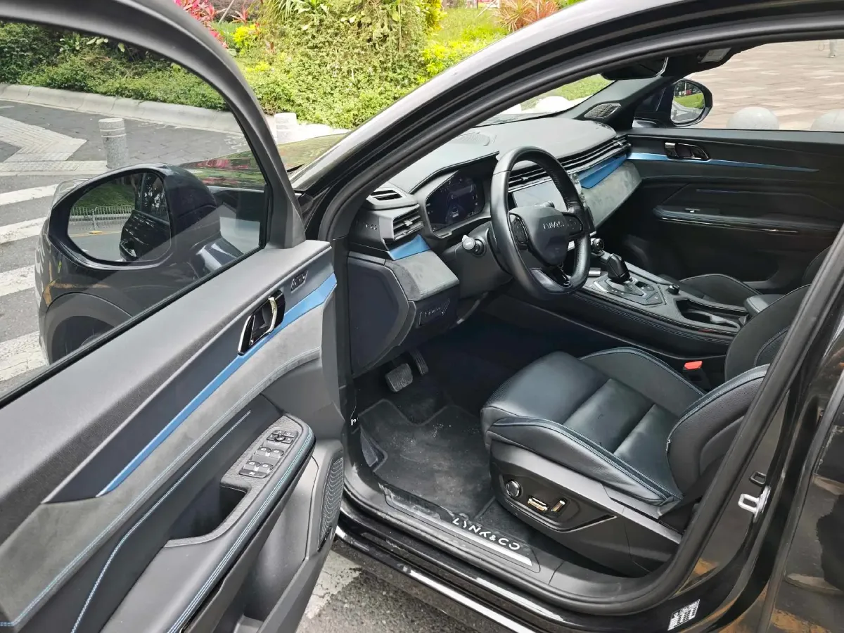 2021 Peugeot 508L 1.6T 200HP L4 8AT PHEV 12KWH,autocango,china used car exporter,china ev exporter,chinese used car exporter,chinese used ev exporter