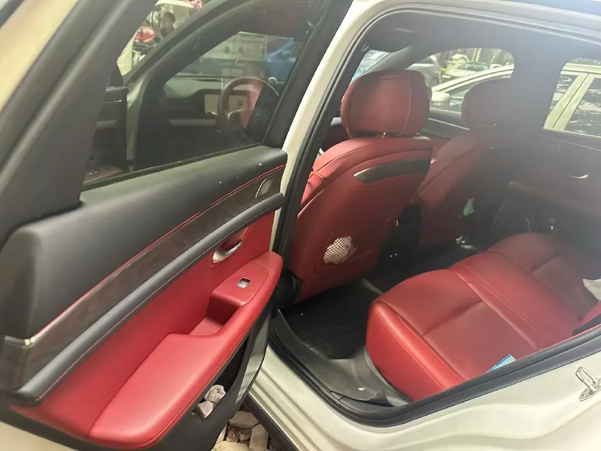 2022 JMC YuHu 7 2.0T 141HP L4 8AT,autocango,china used car exporter,china ev exporter,chinese used car exporter,chinese used ev exporter