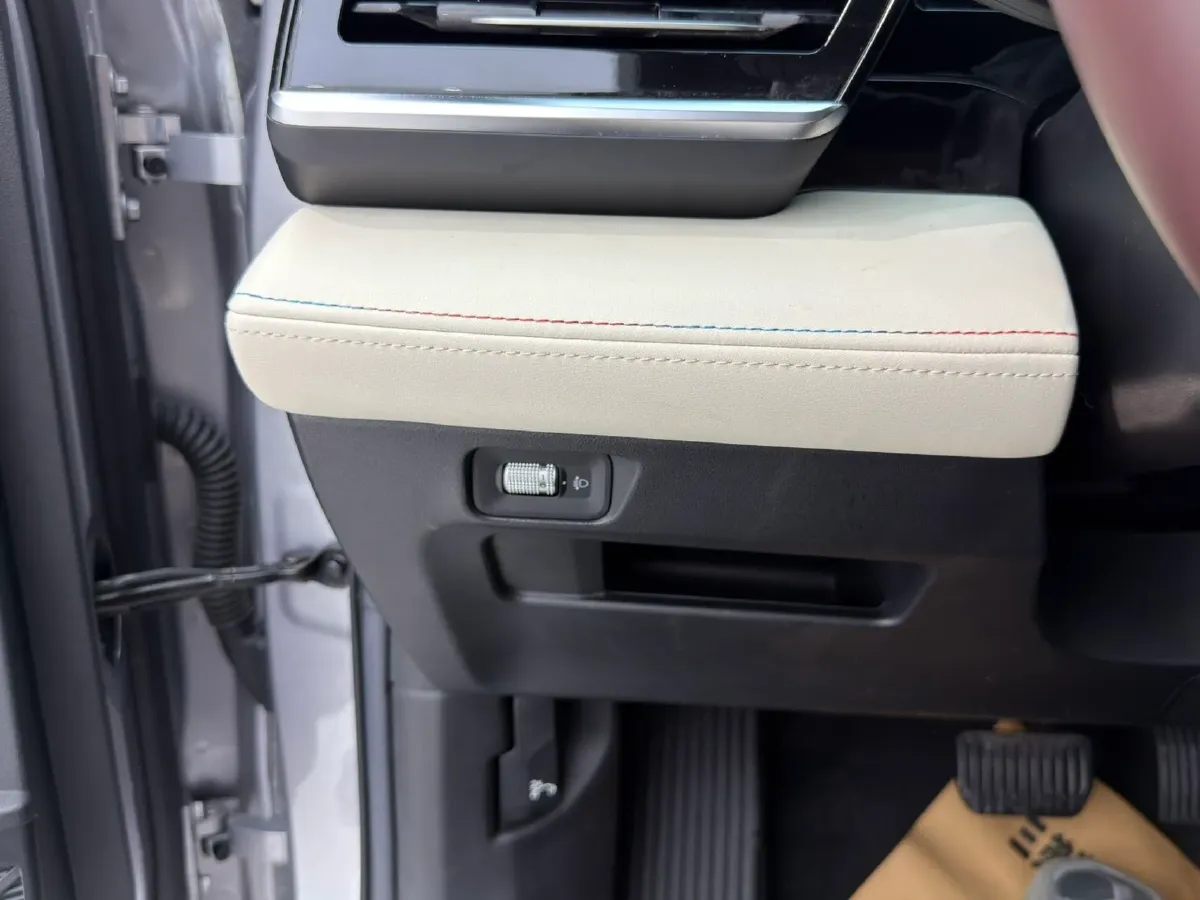 2021 Geely Monjaro 2.0T 218HP L4 7DCT,autocango,china used car exporter,china ev exporter,chinese used car exporter,chinese used ev exporter