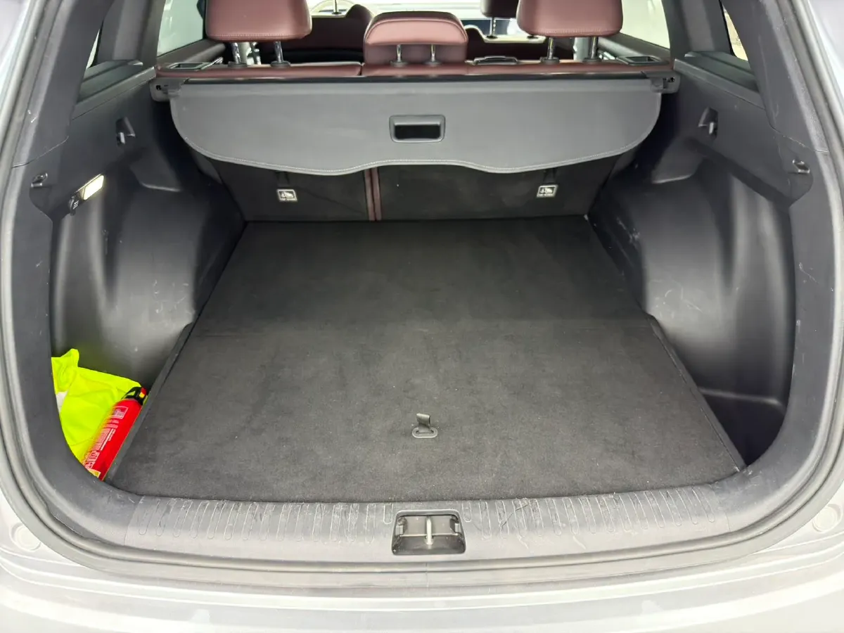 2021 Geely Monjaro 2.0T 218HP L4 7DCT,autocango,china used car exporter,china ev exporter,chinese used car exporter,chinese used ev exporter