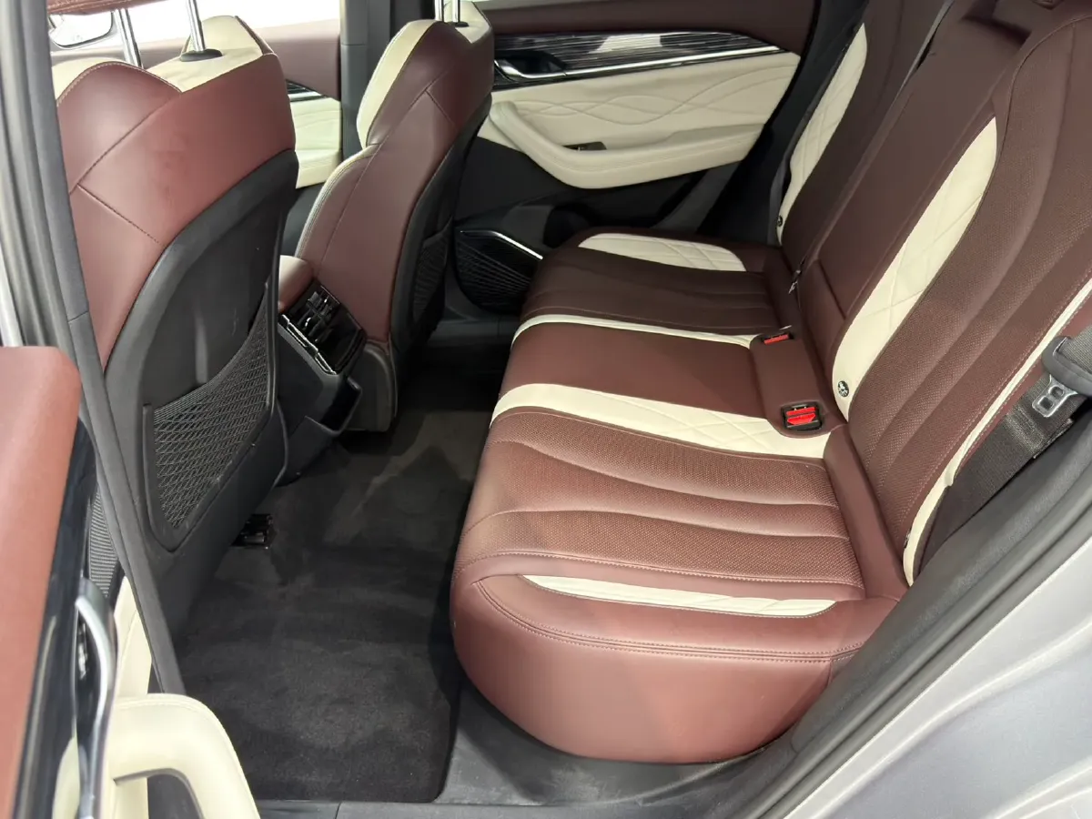 2021 Geely Monjaro 2.0T 218HP L4 7DCT,autocango,china used car exporter,china ev exporter,chinese used car exporter,chinese used ev exporter