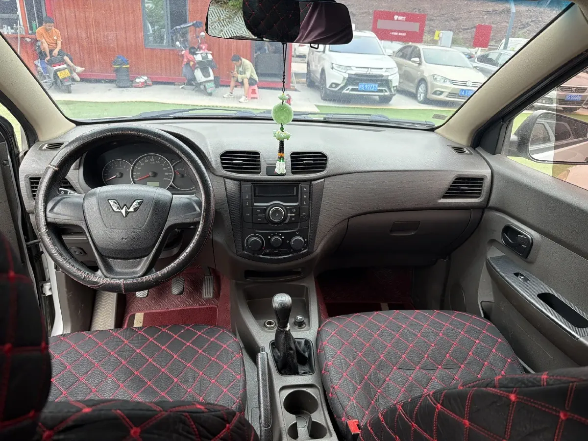 2018 WuLing HongGuang 1.2L 82HP L4 5MT,autocango,china used car exporter,china ev exporter,chinese used car exporter,chinese used ev exporter