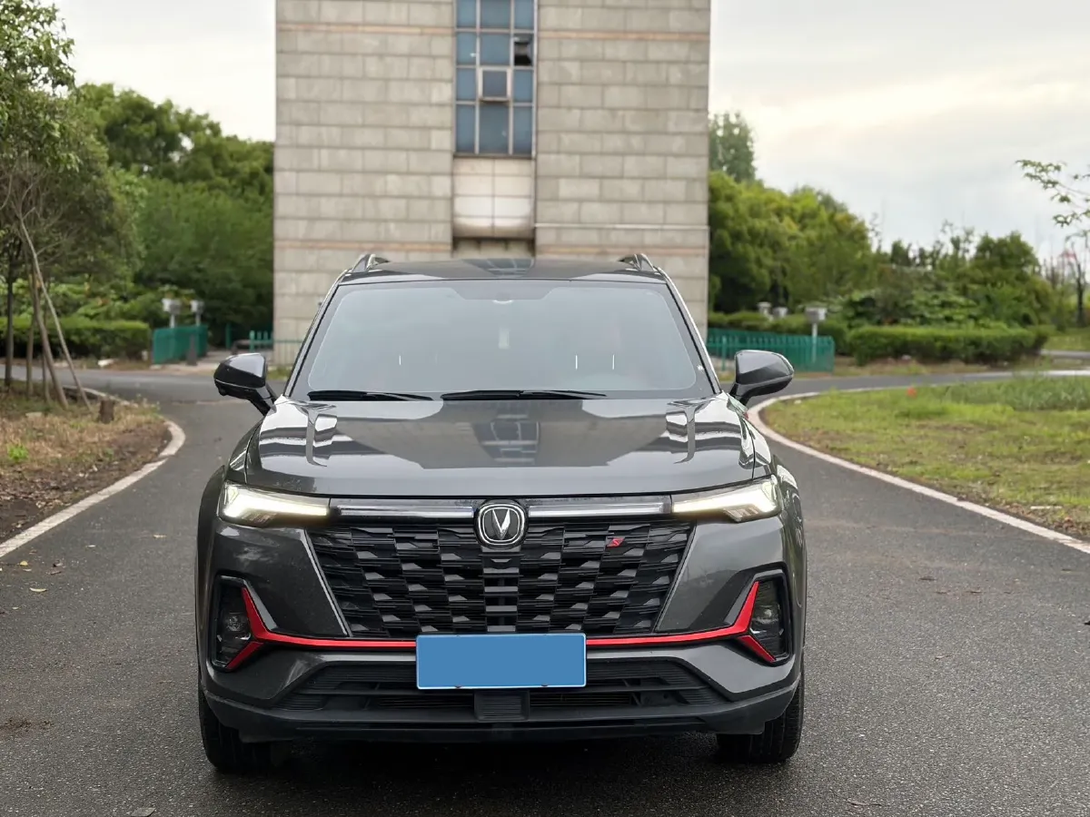 2023 ChangAn CS35 Plus 1.4T 160HP L4 7DCT,autocango,china used car exporter,china ev exporter,chinese used car exporter,chinese used ev exporter