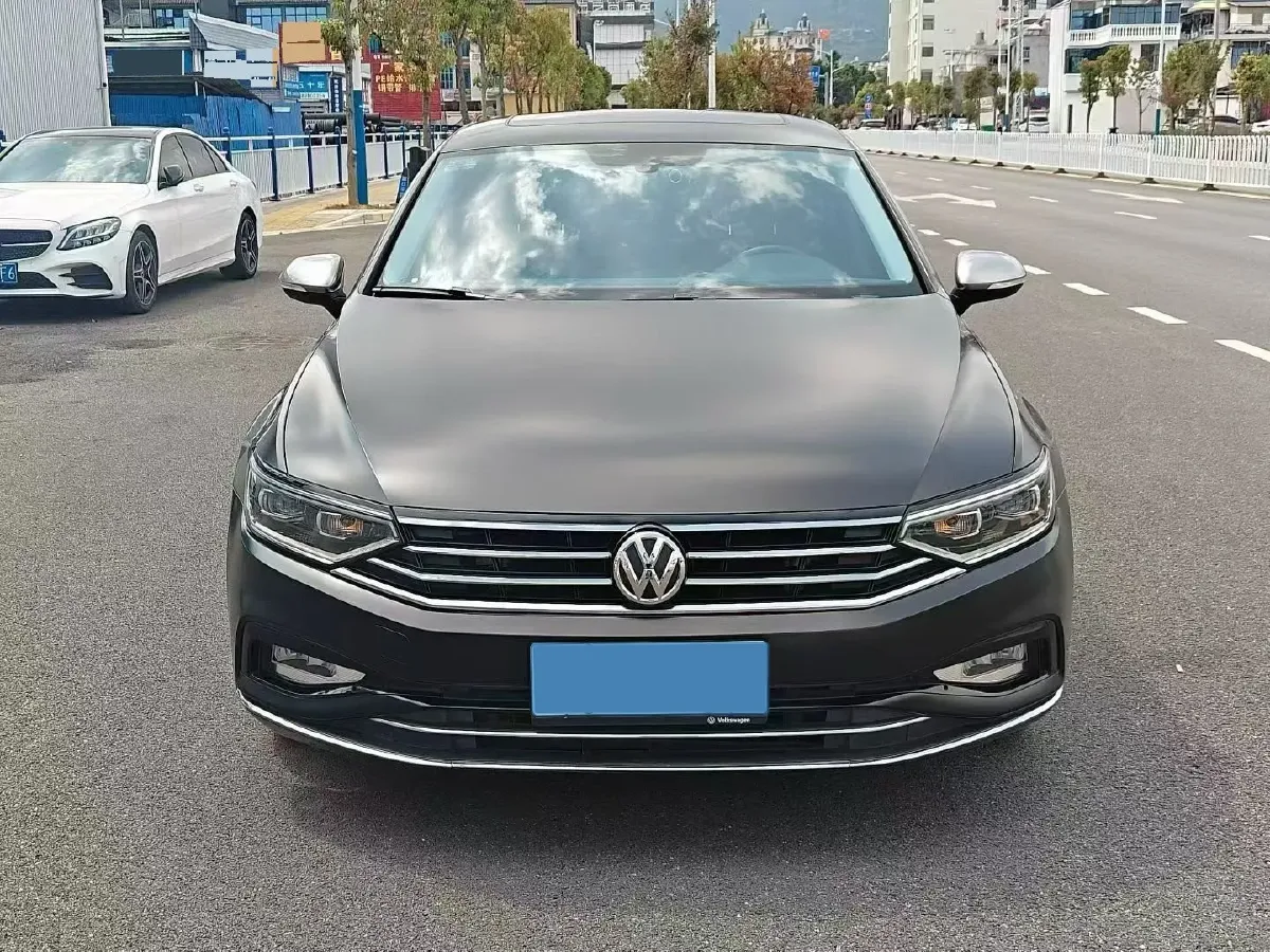 2020 Volkswagen Magotan 2.0T 186HP L4 7DCT,autocango,china used car exporter,china ev exporter,chinese used car exporter,chinese used ev exporter