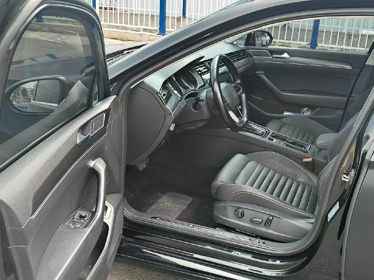 2020 Volkswagen Magotan 2.0T 186HP L4 7DCT,autocango,china used car exporter,china ev exporter,chinese used car exporter,chinese used ev exporter