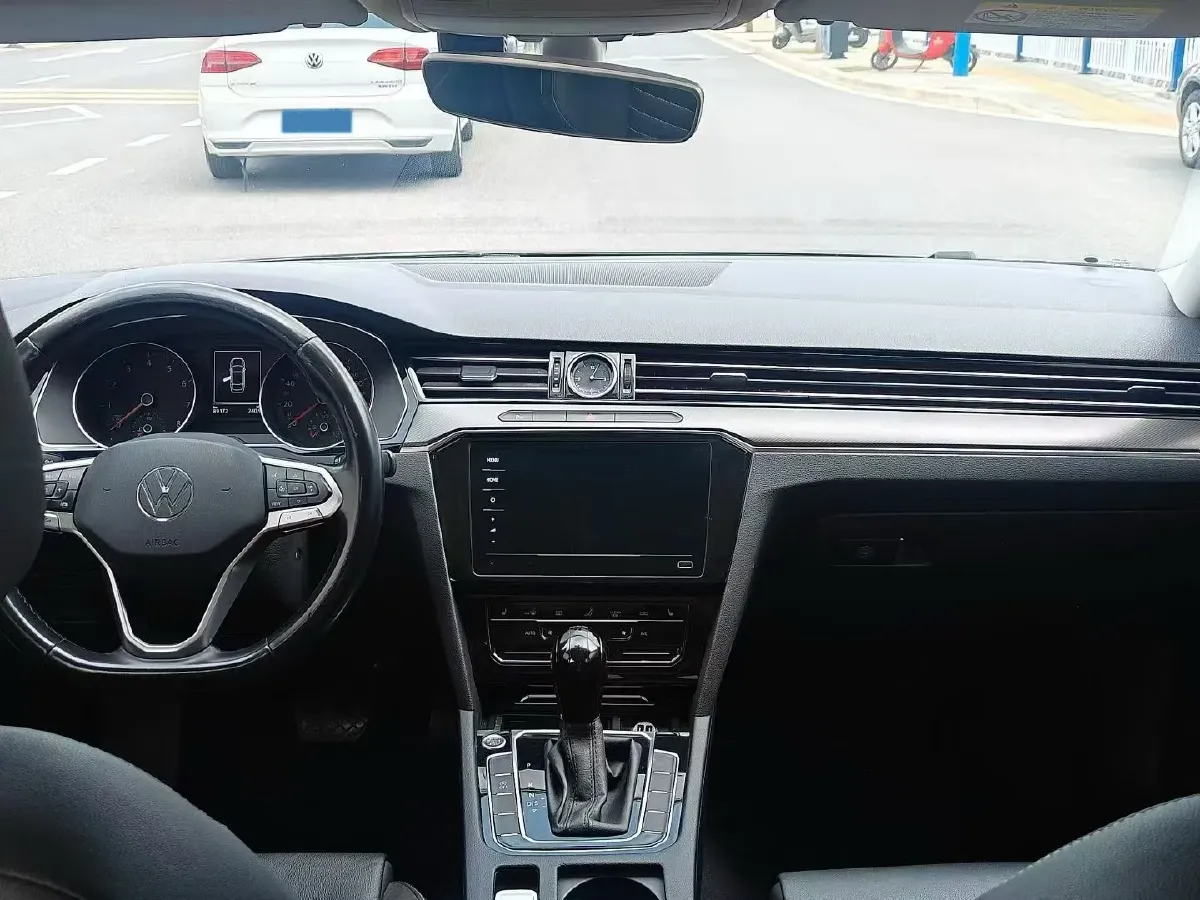 2020 Volkswagen Magotan 2.0T 186HP L4 7DCT,autocango,china used car exporter,china ev exporter,chinese used car exporter,chinese used ev exporter