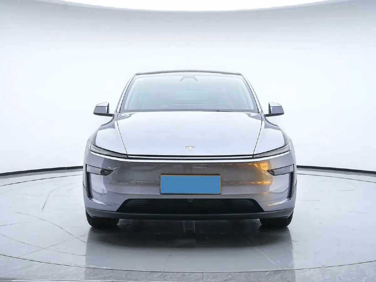 2025 Tesla Model Y BEV 62.5KWH,autocango,china used car exporter,china ev exporter,chinese used car exporter,chinese used ev exporter