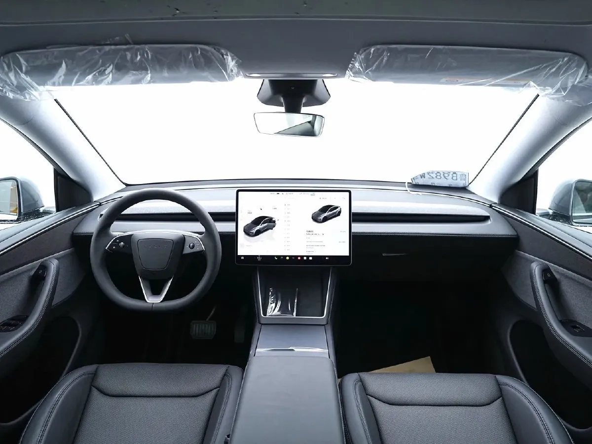 2025 Tesla Model Y BEV 62.5KWH,autocango,china used car exporter,china ev exporter,chinese used car exporter,chinese used ev exporter