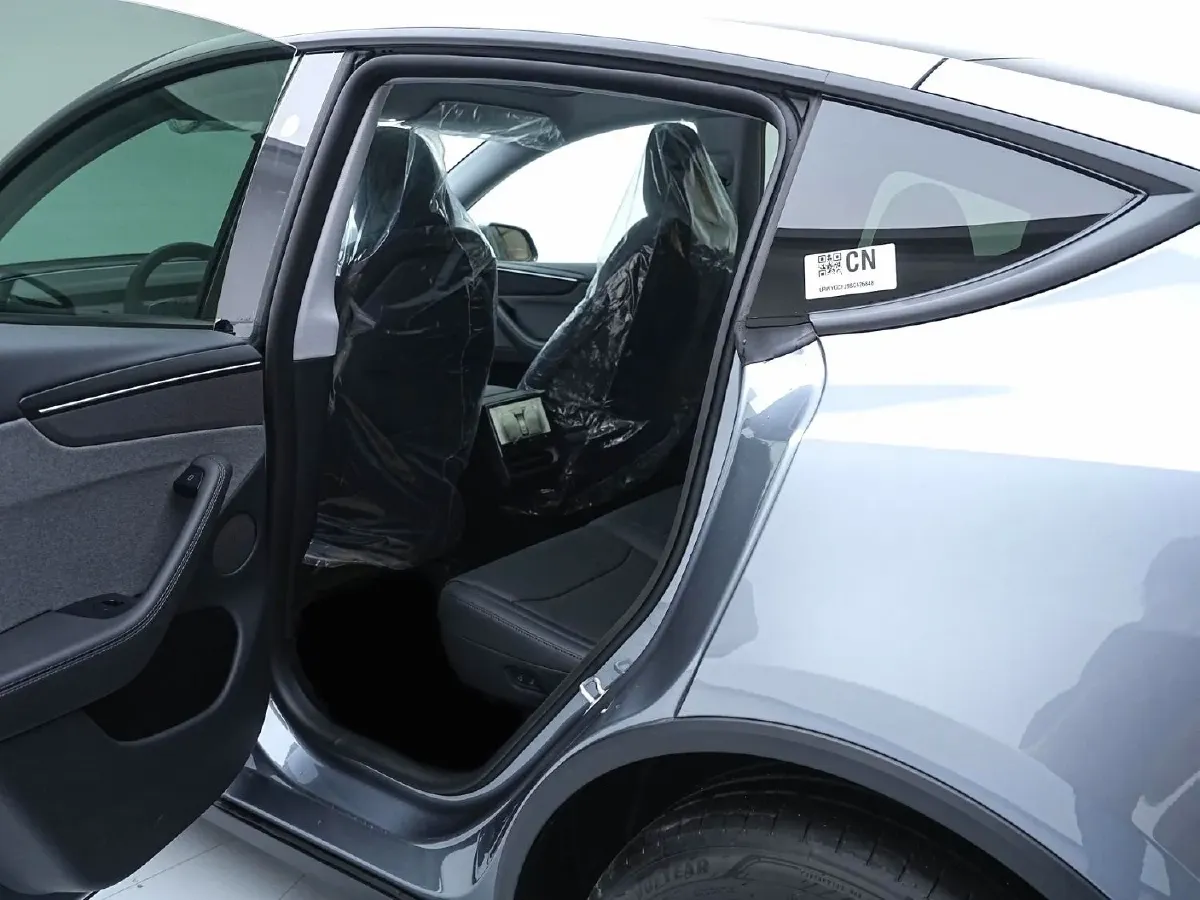 2025 Tesla Model Y BEV 62.5KWH,autocango,china used car exporter,china ev exporter,chinese used car exporter,chinese used ev exporter