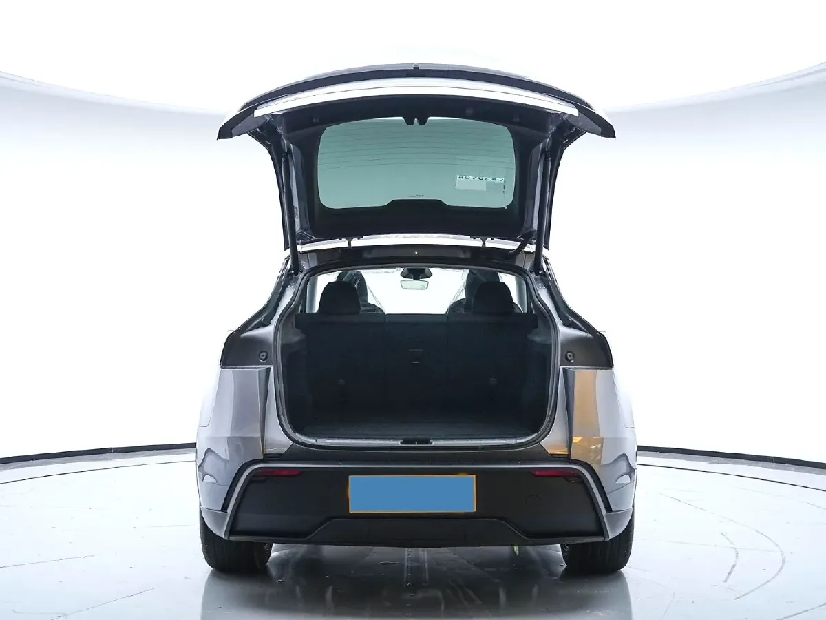 2025 Tesla Model Y BEV 62.5KWH,autocango,china used car exporter,china ev exporter,chinese used car exporter,chinese used ev exporter