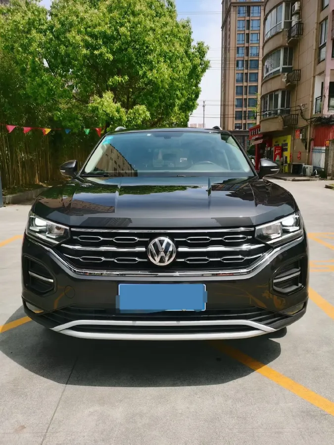 2019 Jeep Cherokee 2.0T 234HP L4 9AT,autocango,china used car exporter,china ev exporter,chinese used car exporter,chinese used ev exporter