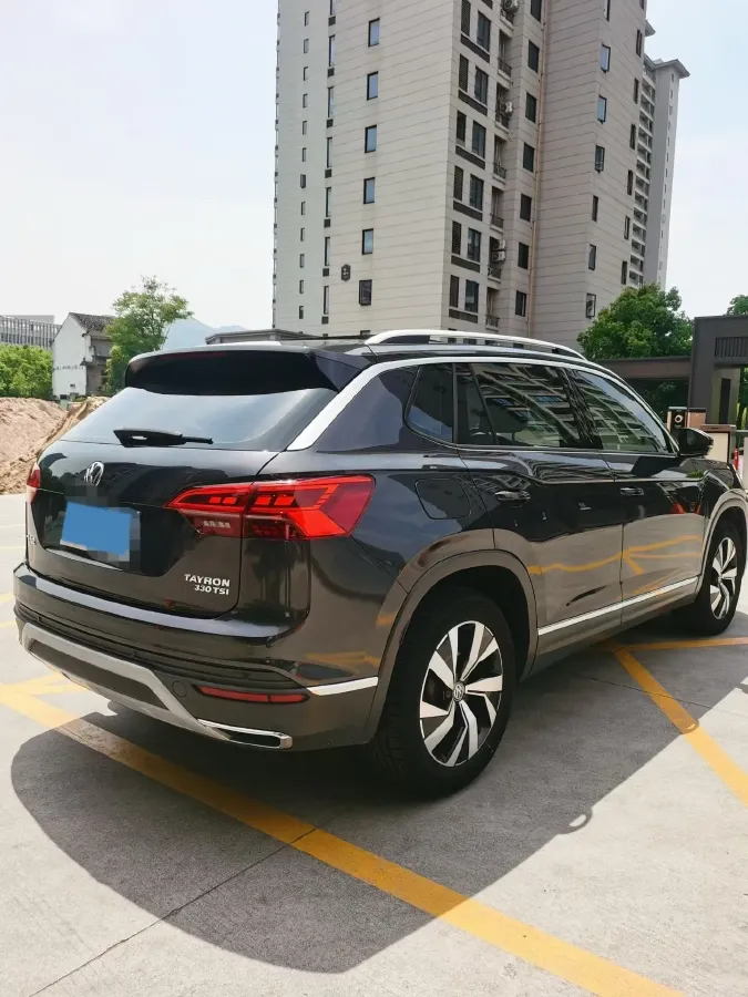 2019 Jeep Cherokee 2.0T 234HP L4 9AT,autocango,china used car exporter,china ev exporter,chinese used car exporter,chinese used ev exporter