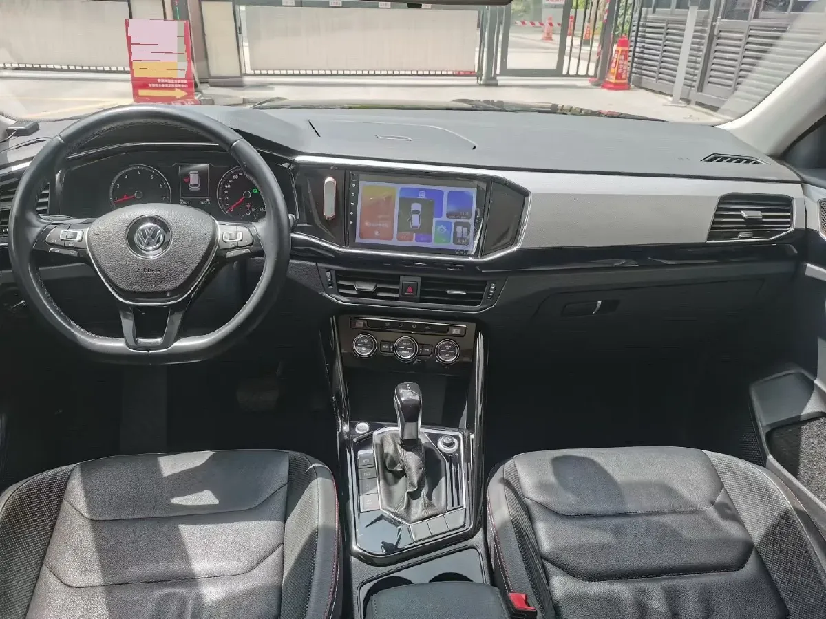 2019 Jeep Cherokee 2.0T 234HP L4 9AT,autocango,china used car exporter,china ev exporter,chinese used car exporter,chinese used ev exporter