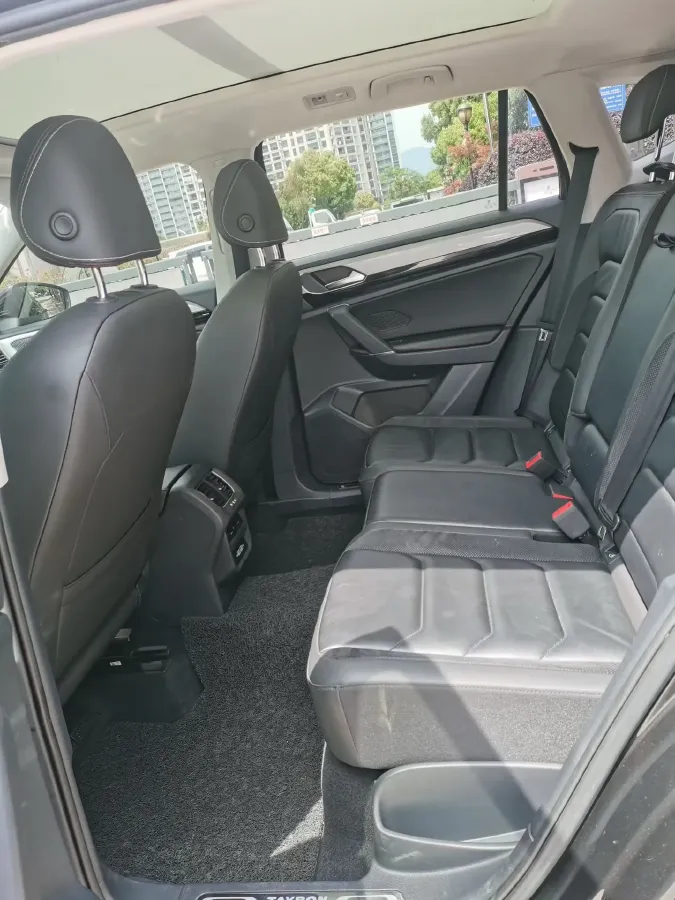 2019 Jeep Cherokee 2.0T 234HP L4 9AT,autocango,china used car exporter,china ev exporter,chinese used car exporter,chinese used ev exporter