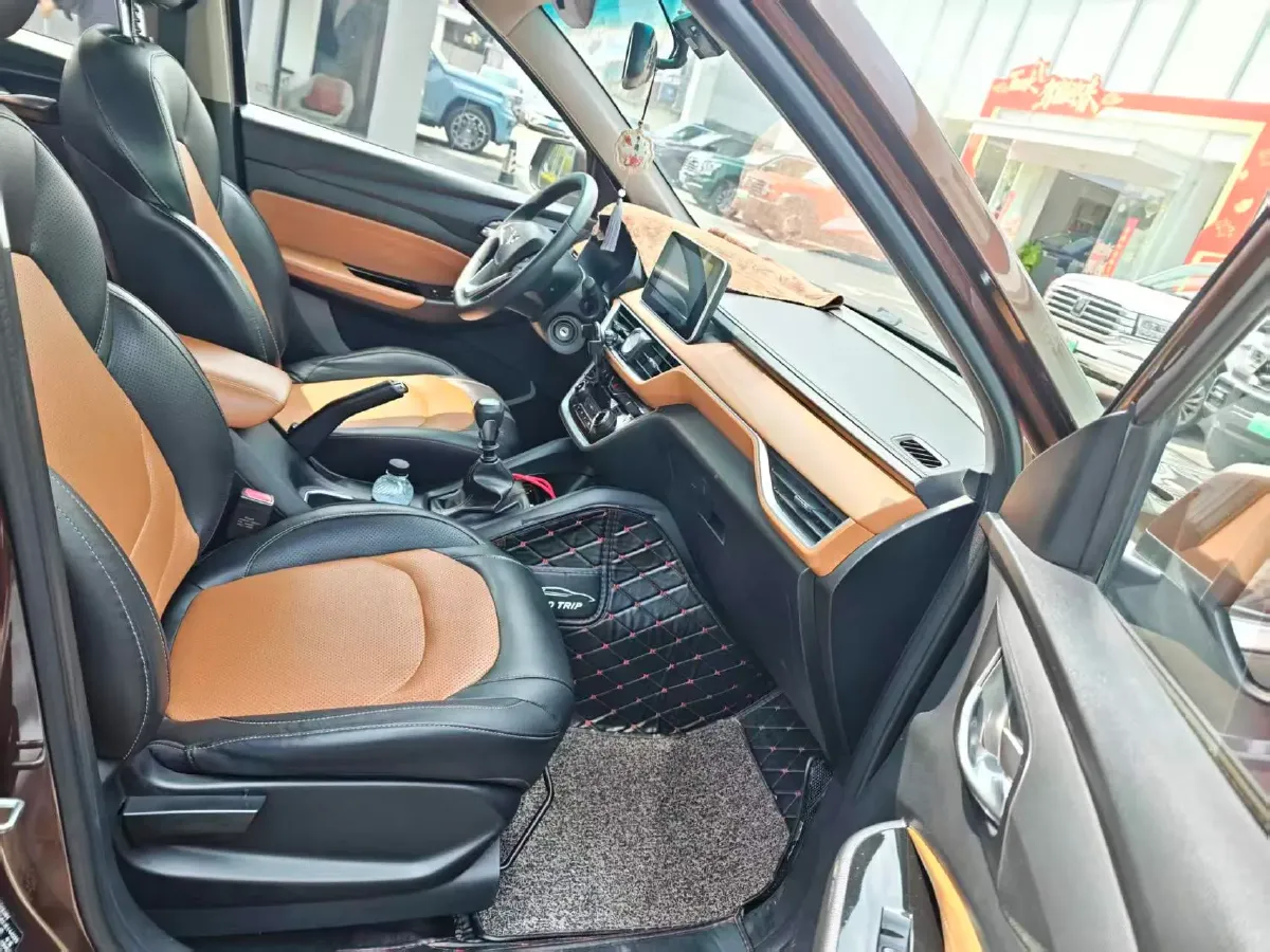 2018 WuLing HongGuang S3 1.5L 112HP L4 6MT,autocango,china used car exporter,china ev exporter,chinese used car exporter,chinese used ev exporter