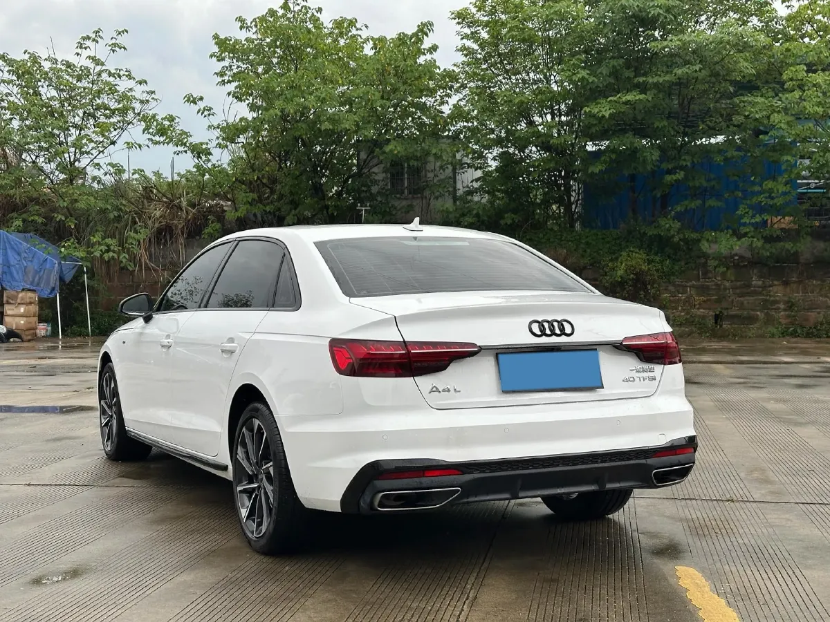 2023 Audi A4L 2.0T 190HP L4 7DCT,autocango,china used car exporter,china ev exporter,chinese used car exporter,chinese used ev exporter