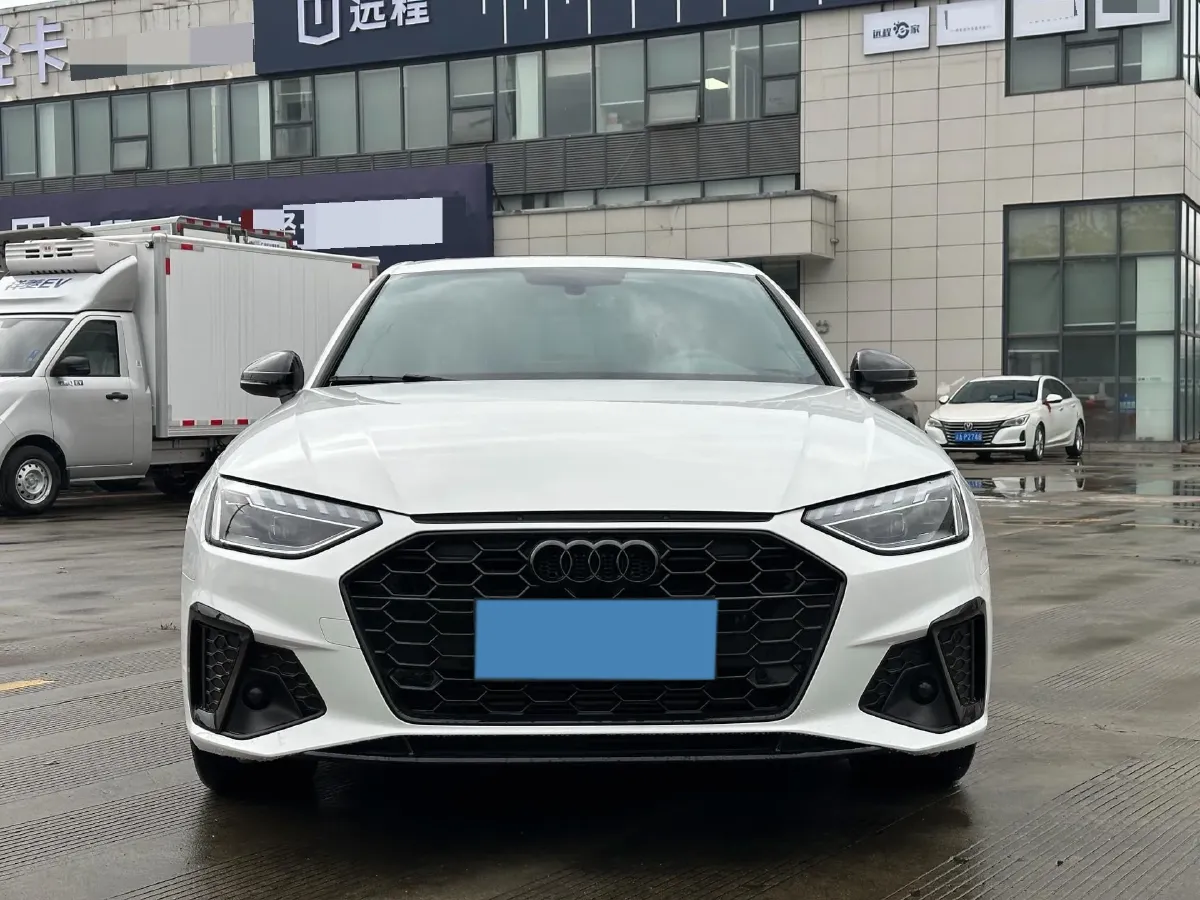 2023 Audi A4L 2.0T 190HP L4 7DCT,autocango,china used car exporter,china ev exporter,chinese used car exporter,chinese used ev exporter