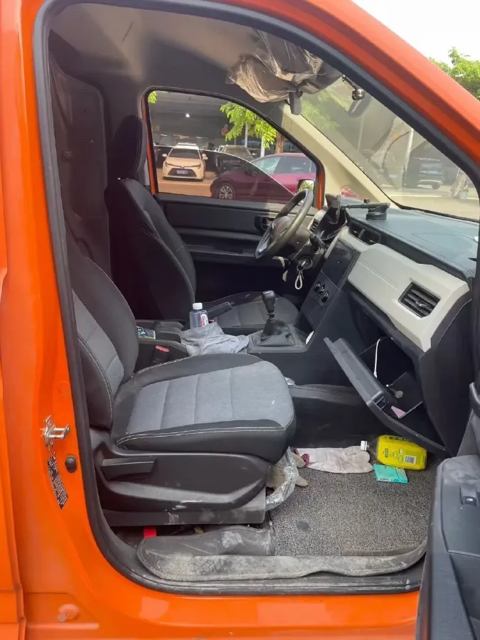 2021 WuLing ZhengChen 1.5T 147HP L4 6MT,autocango,china used car exporter,china ev exporter,chinese used car exporter,chinese used ev exporter