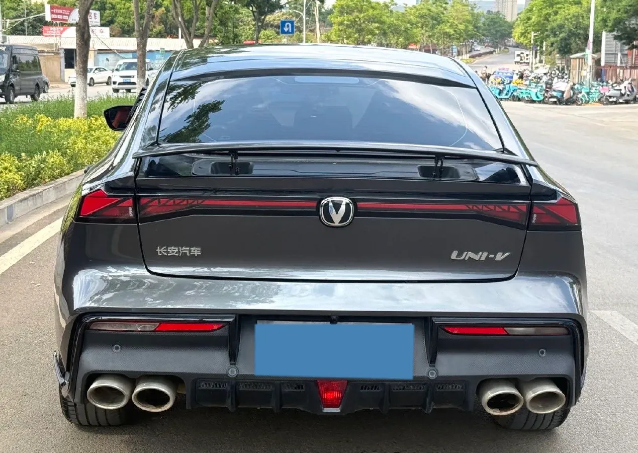 2023 ChangAn UNI-V 1.5T 188HP L4 7DCT,autocango,china used car exporter,china ev exporter,chinese used car exporter,chinese used ev exporter