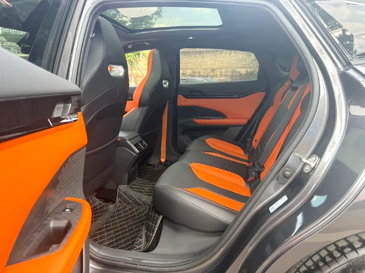 2023 ChangAn UNI-V 1.5T 188HP L4 7DCT,autocango,china used car exporter,china ev exporter,chinese used car exporter,chinese used ev exporter