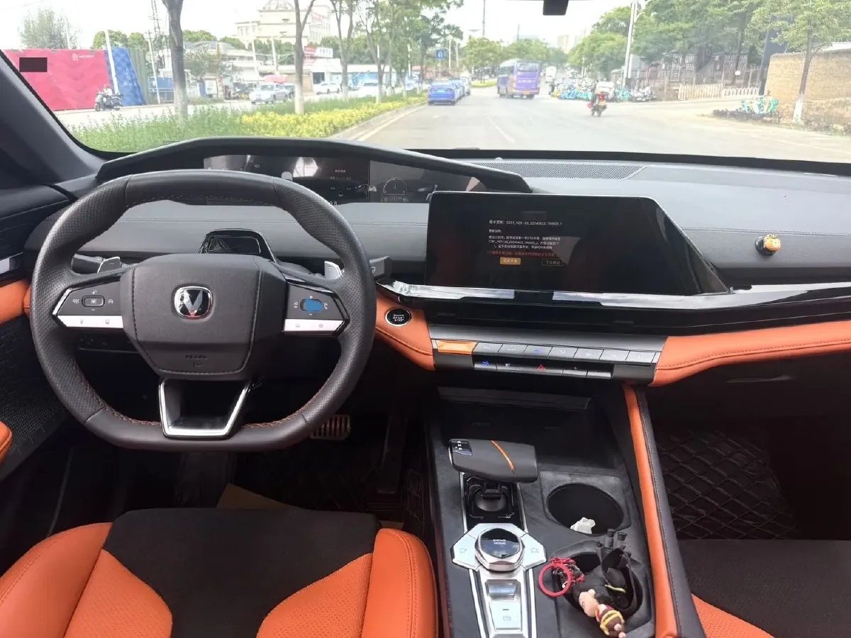 2023 ChangAn UNI-V 1.5T 188HP L4 7DCT,autocango,china used car exporter,china ev exporter,chinese used car exporter,chinese used ev exporter