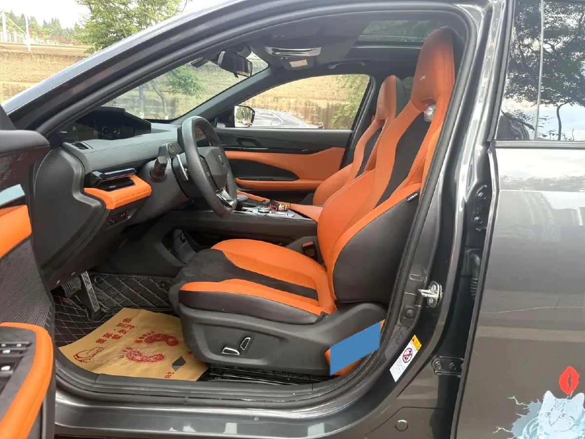 2023 ChangAn UNI-V 1.5T 188HP L4 7DCT,autocango,china used car exporter,china ev exporter,chinese used car exporter,chinese used ev exporter