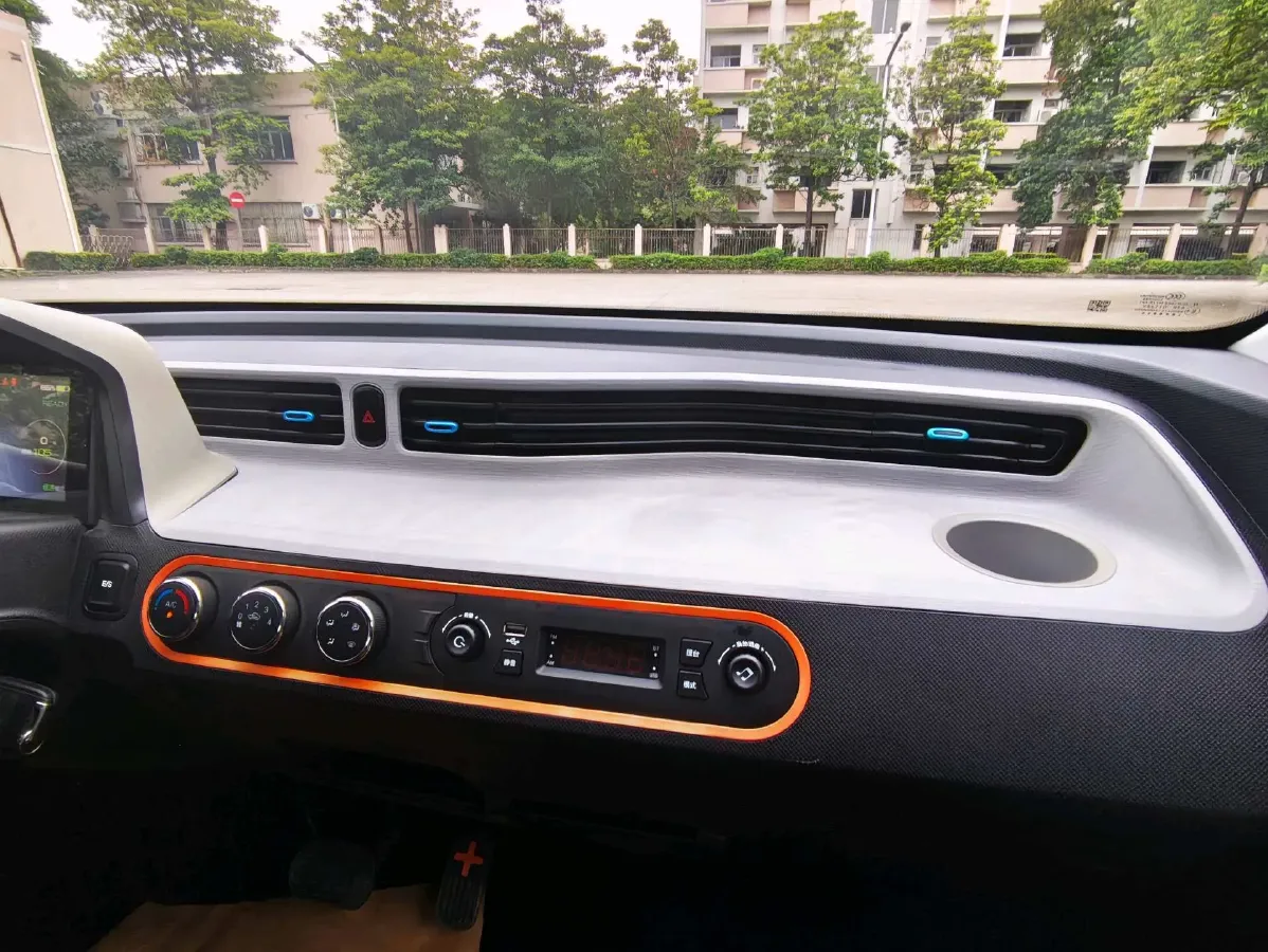 2020 WuLing HongGuang MINI EV BEV 13.8KWH,autocango,china used car exporter,china ev exporter,chinese used car exporter,chinese used ev exporter