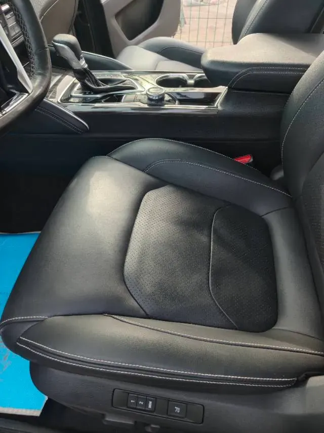 2017 MAXUS D90 2.0T 224HP L4 6AT,autocango,china used car exporter,china ev exporter,chinese used car exporter,chinese used ev exporter